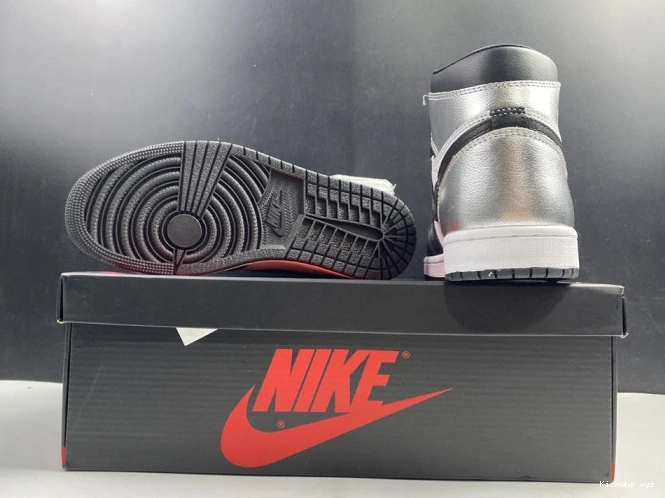 OG CD0461-001 SILVER AIR 1 HIGH JORDAN WMNS TOE 0617